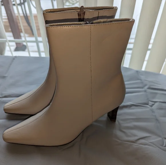 Ladies dressy ankle boots. - Picture 8 of 10